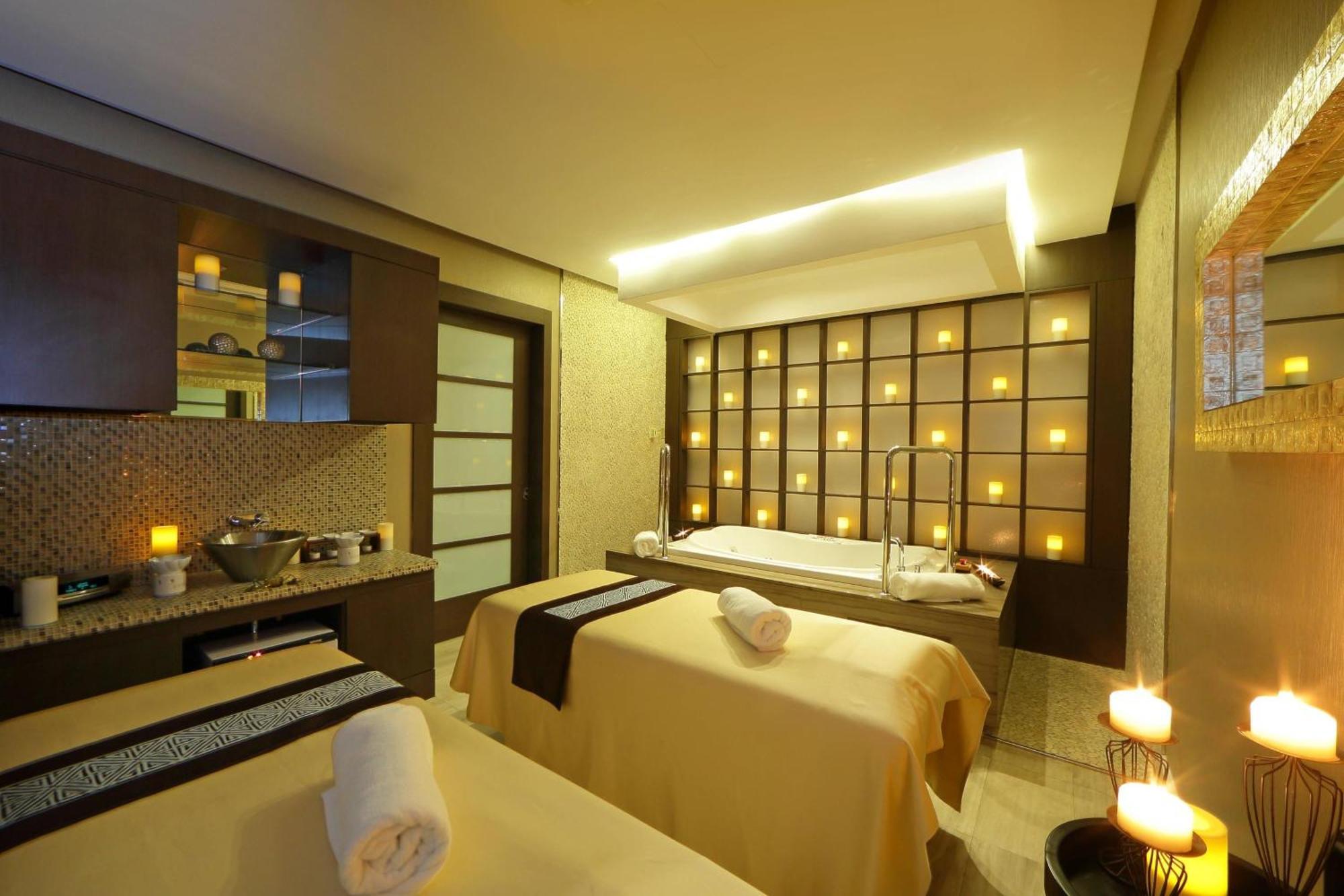 Sheraton Grand Panama Dış mekan fotoğraf A spa treatment room