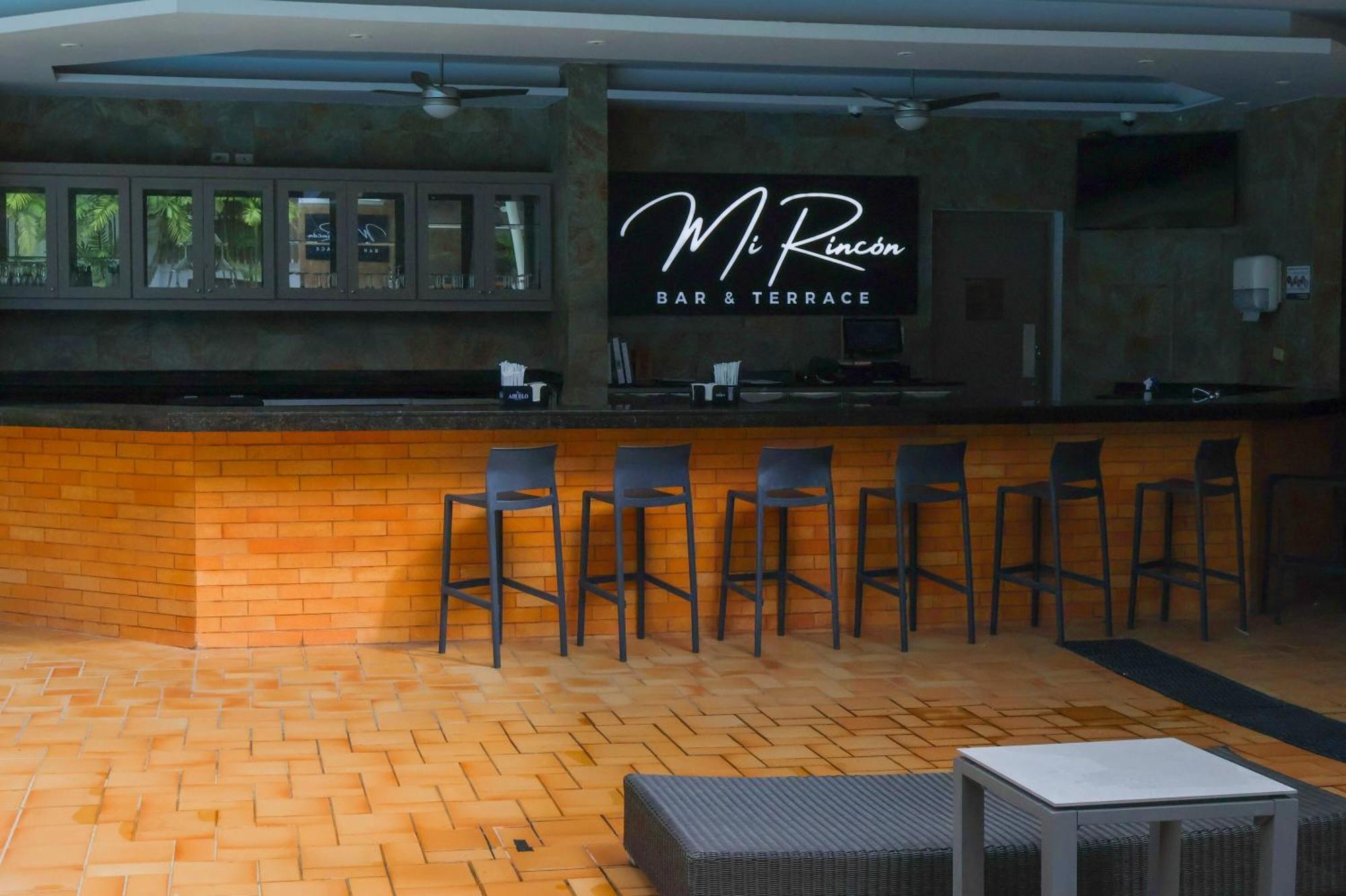 Sheraton Grand Panama Dış mekan fotoğraf Mi Ruan Bar and Terrace