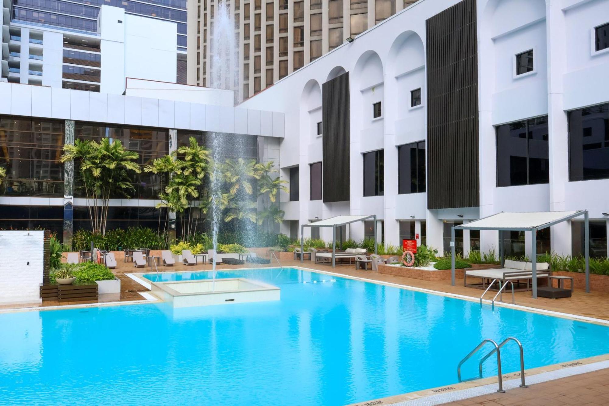 Sheraton Grand Panama Dış mekan fotoğraf The pool at the Shangri-La Hotel, Kuala Lumpur